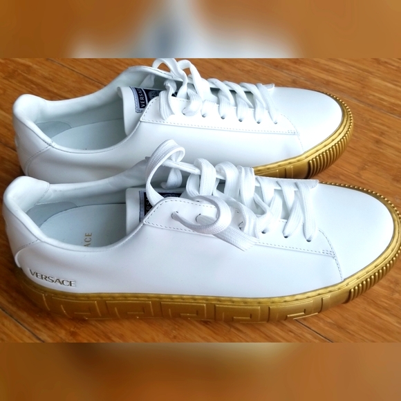 Versace Greca Sneakers New sz8 - Picture 1 of 8